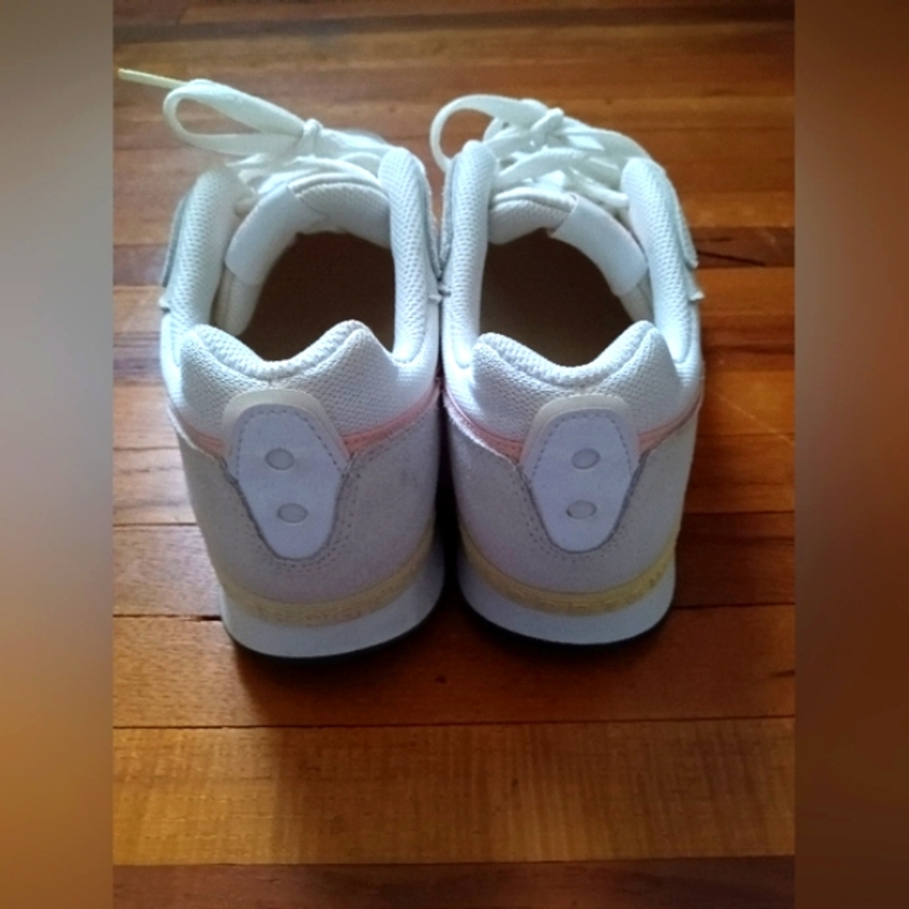 Nike Sportswear Running Shoes White & Gray w/ Peach Swoosh Women's Size 10med - Picture 4 of 9